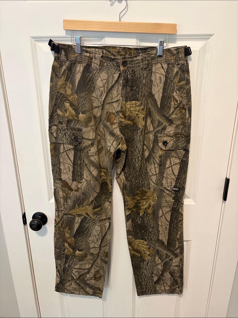 Men's Camouflage Cargo Pants - Realtree Style Olive